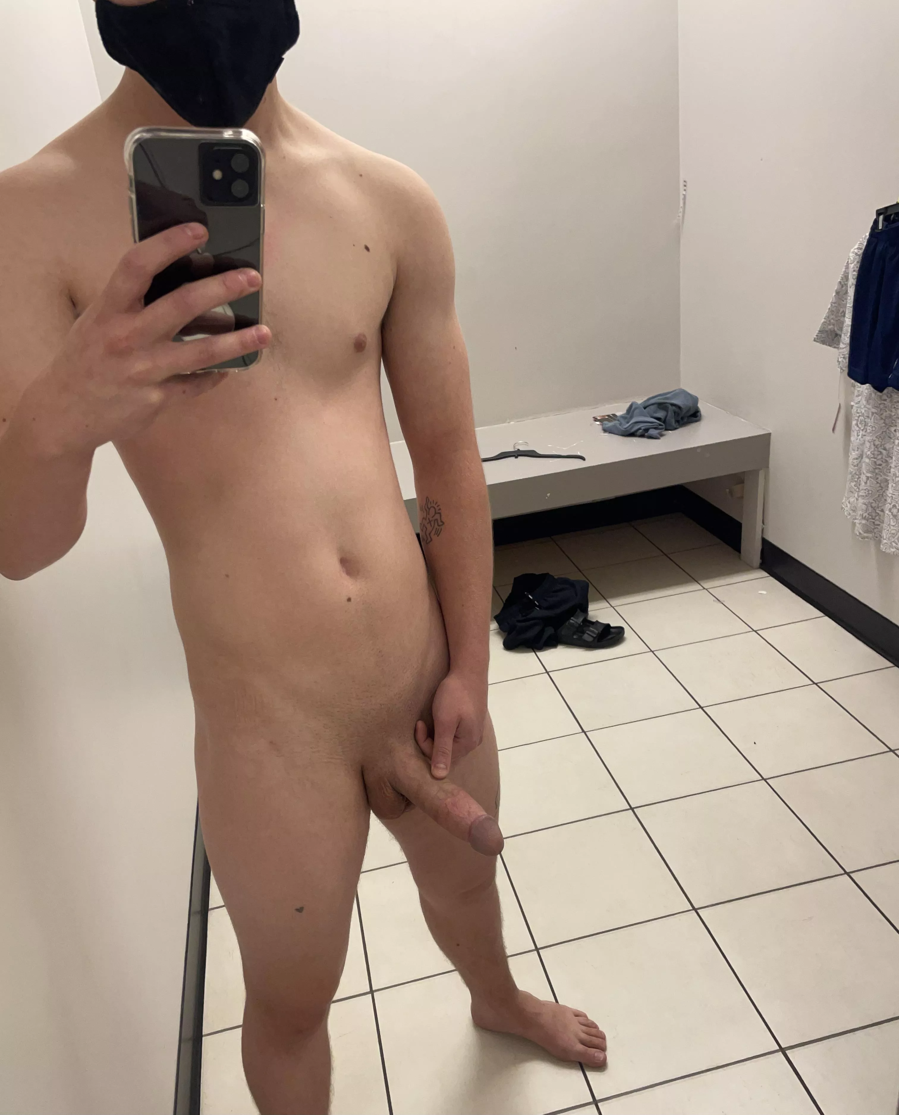 Who wants to make a mess of this dressing room with me? ππ₯΄ Who wants to make a mess of this dressing room with me? ππ₯΄