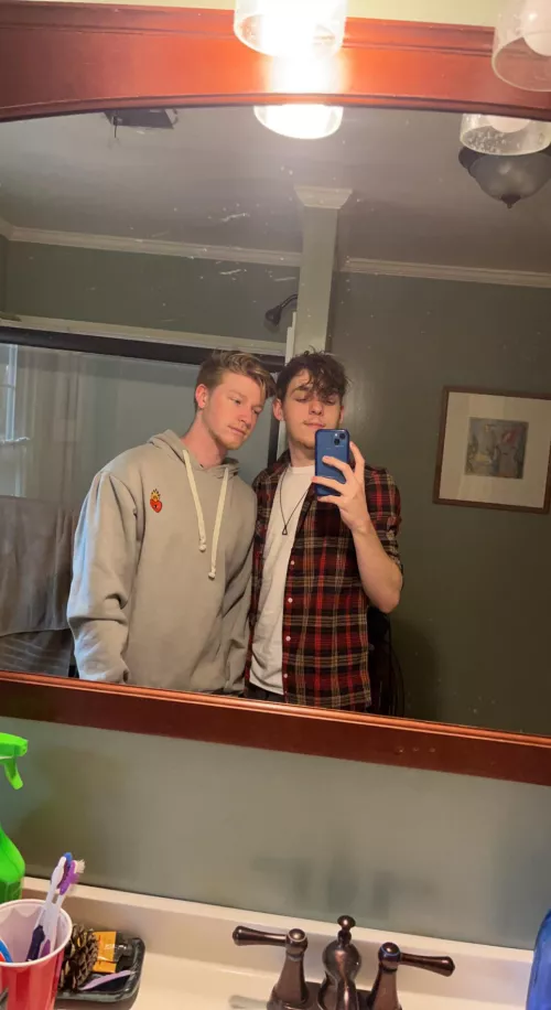 Who wants to play video games with us? PS4 and PC ๐ฎ