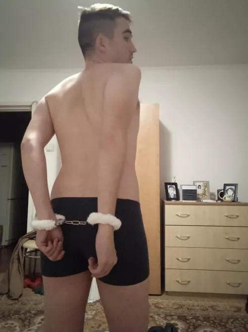 Who wants to put a lead on me