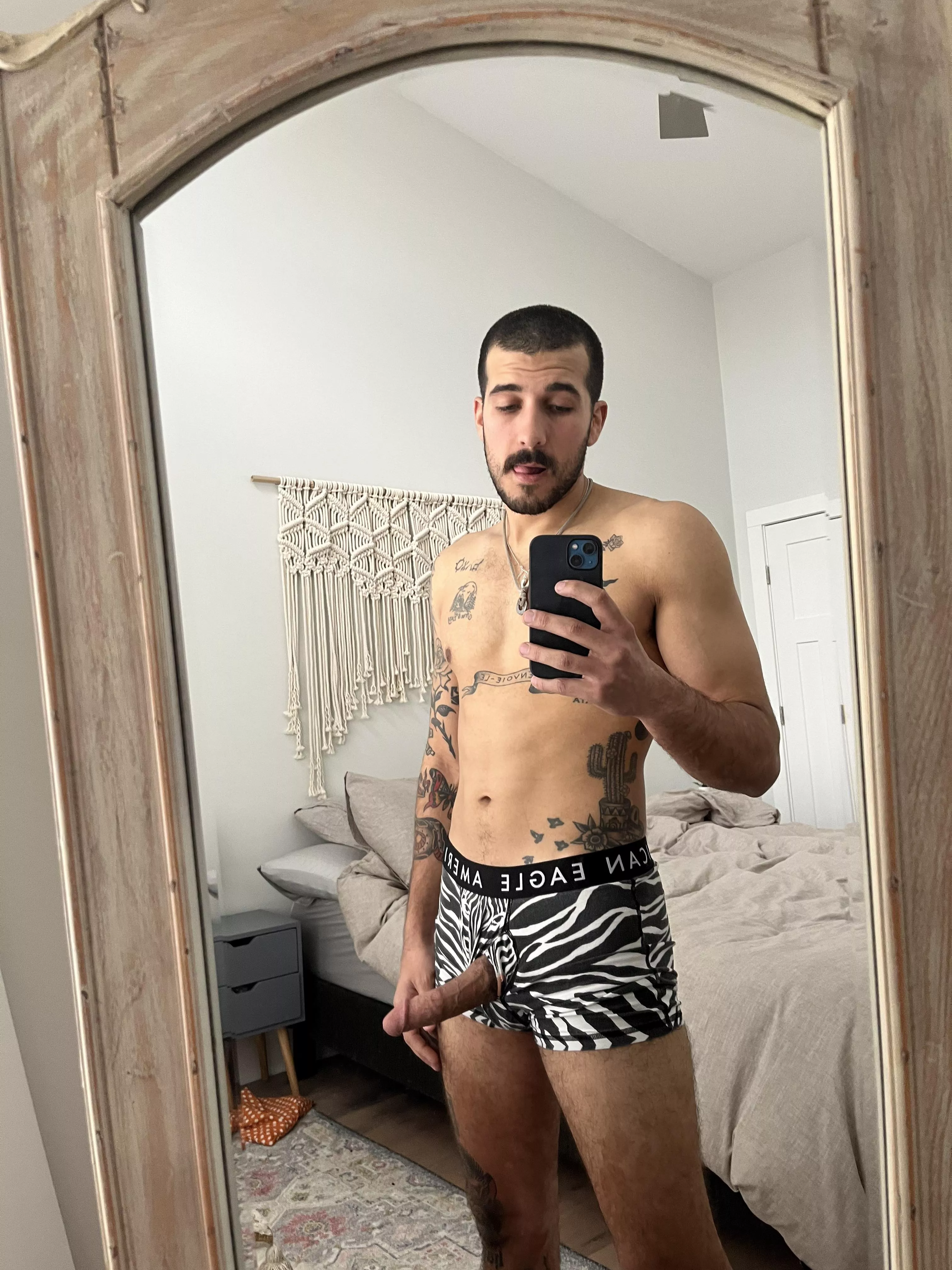 Who wants to rip em off? 🥵