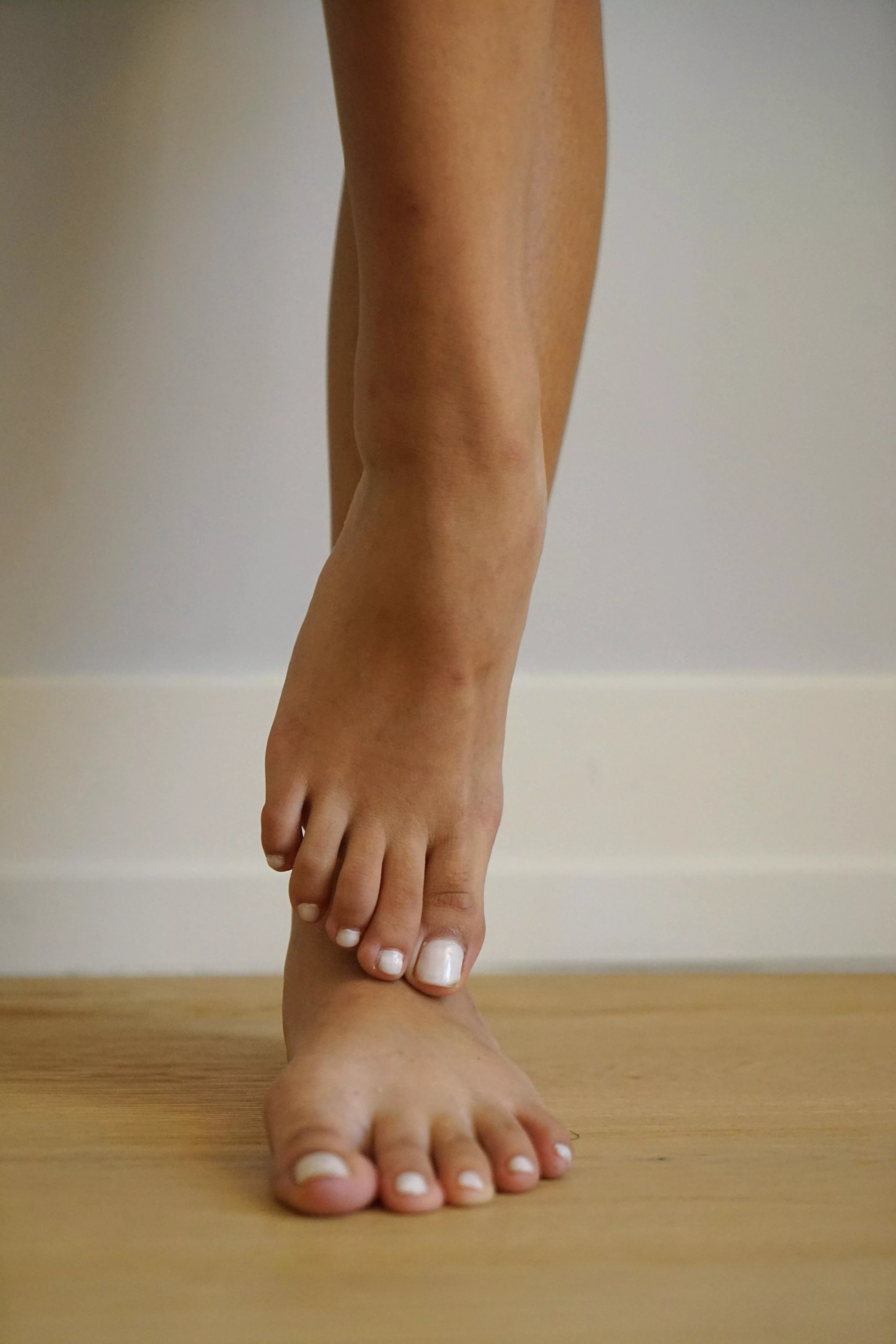Who wants to run their tongue between my tiny toes? Who wants to run their tongue between my tiny toes?