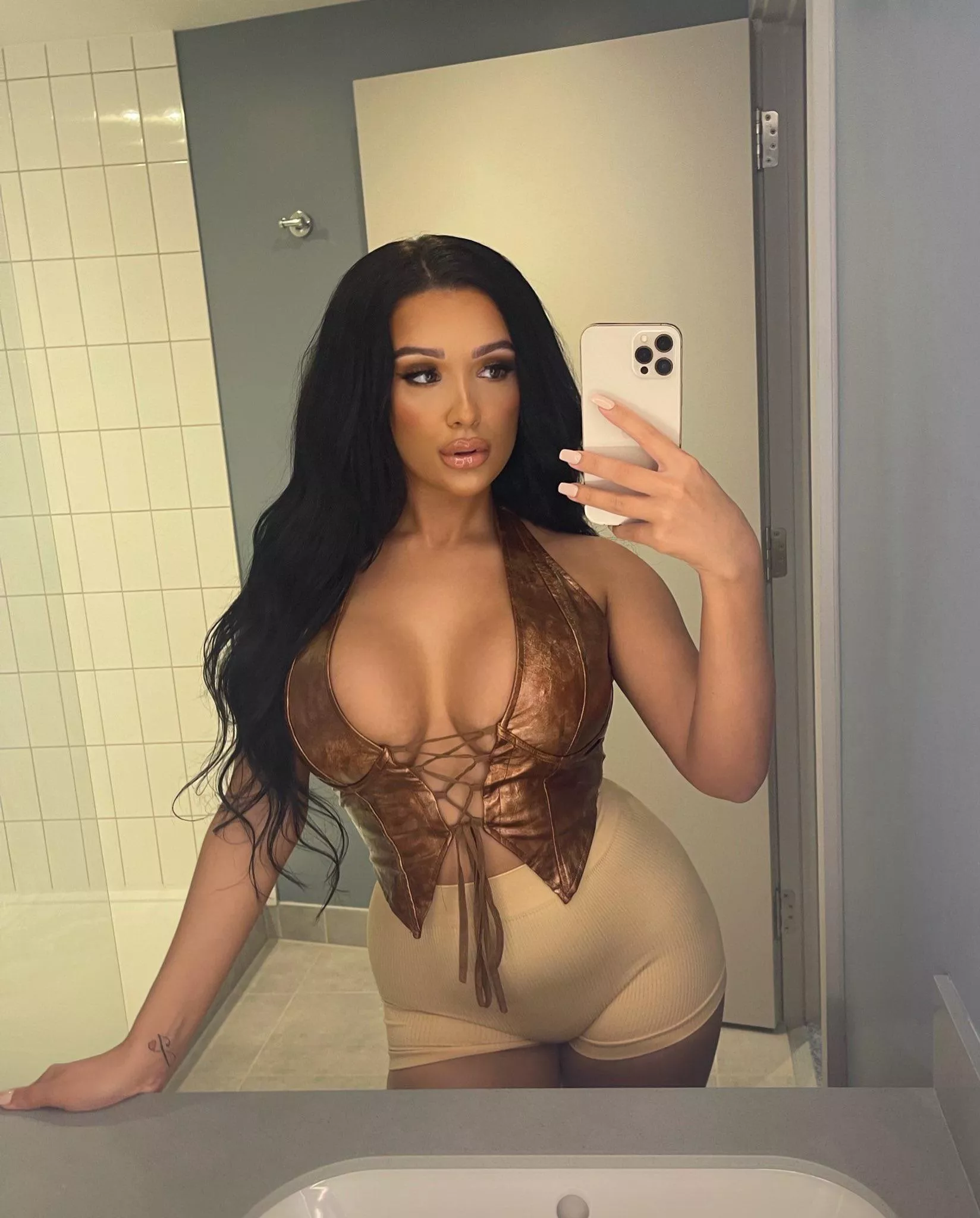 WHO WANTS TO SEE MORE WORK WITH ME AND DANNY D ON OF? 👀😈