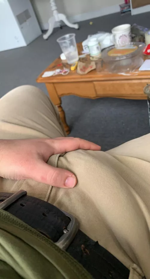 Who wants to see underneath?😏