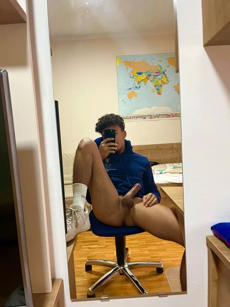 Who wants to suck me? 😉🍆