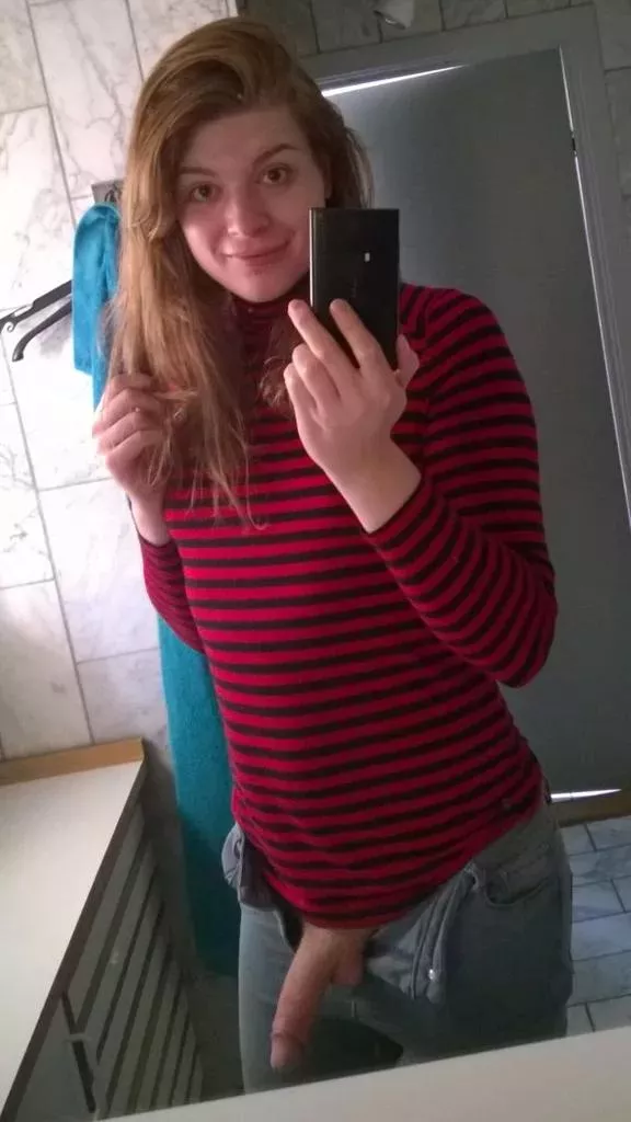 Who wants to take care of my hard dick?? 😈