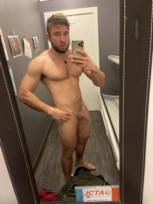 Who wants to tan with me ?