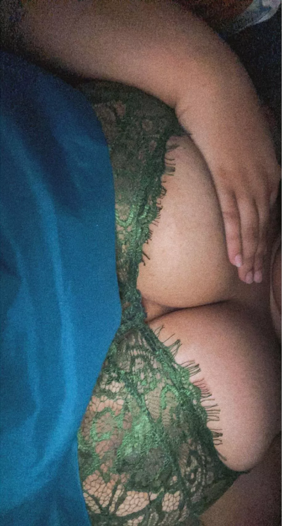 who wants to titty fuck?