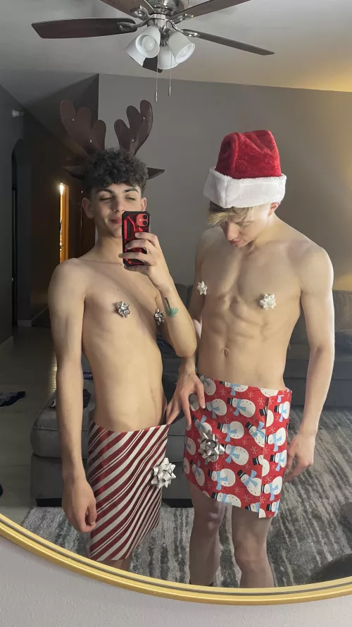 Who wants to unwrap us for Christmas? 😏