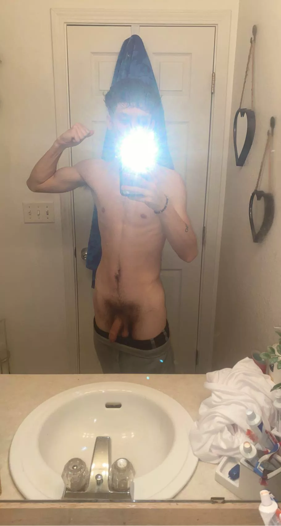 Who wants to watch daddy hump something 🤯😏 dm open