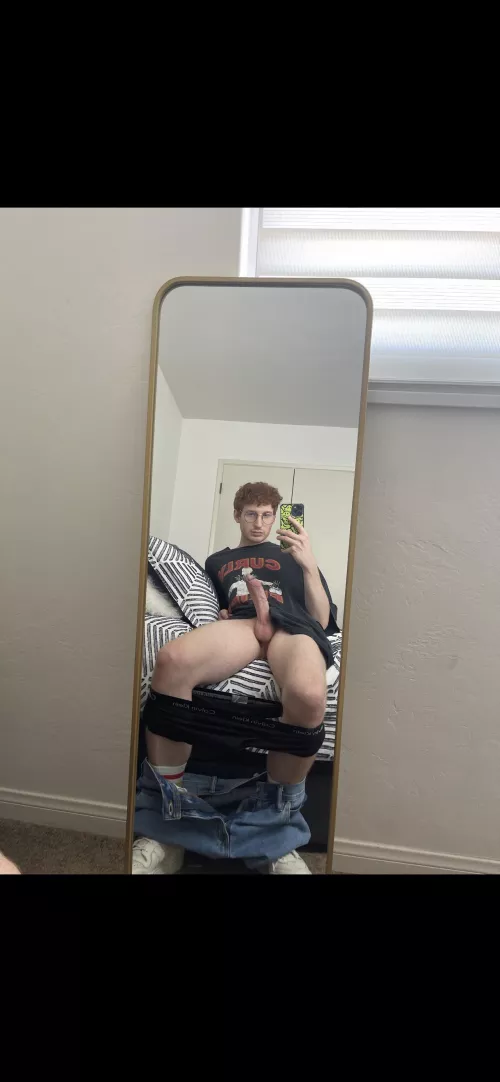 who wants to watch me cum?