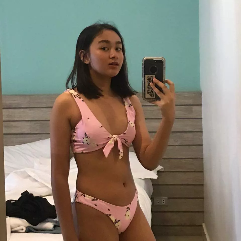 Who would love to see more of this slut, pm me.