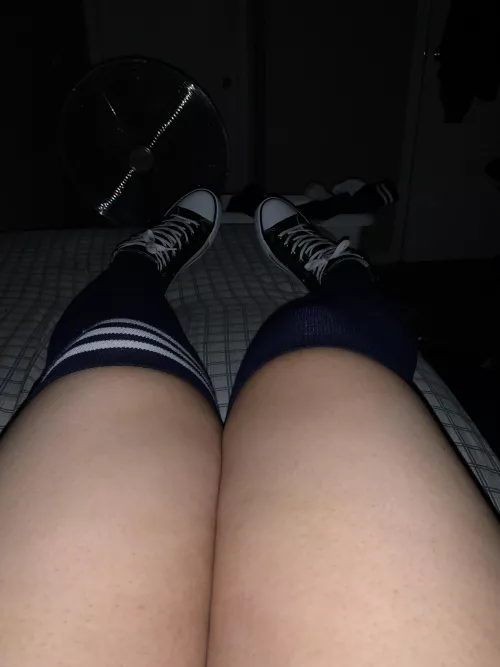 Who would want to lay there head on my thick thighs (Happy new year🎆🎆)