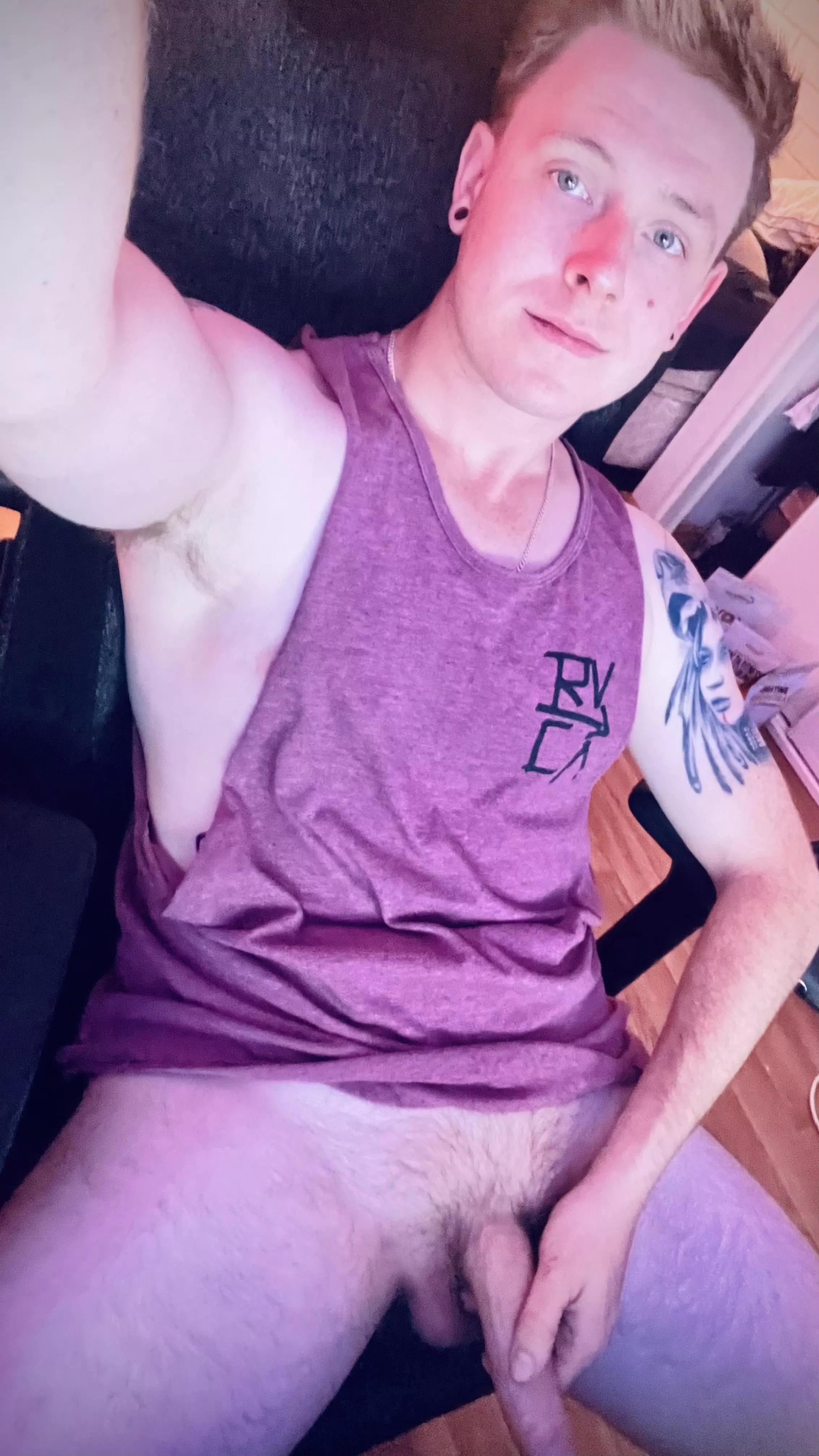 Who would you like to join? 😇 Who would you like to join? 😇