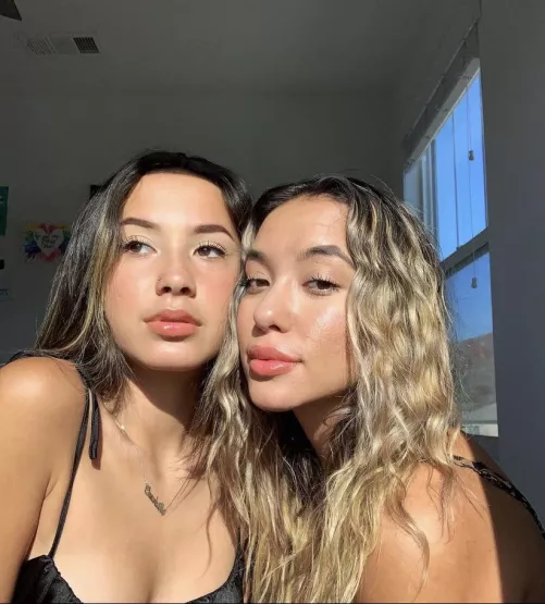 Who you cumming on [2]