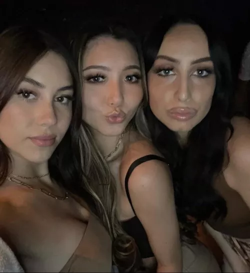 Who you cumming on [3]