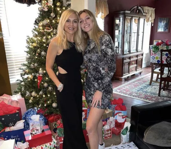 Whom to kiss and to pound (can be same)