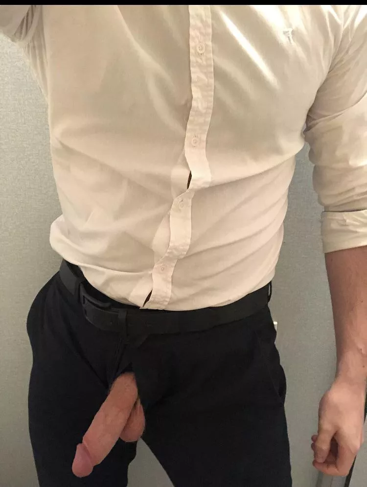 Who’s a fan of risky office pics??