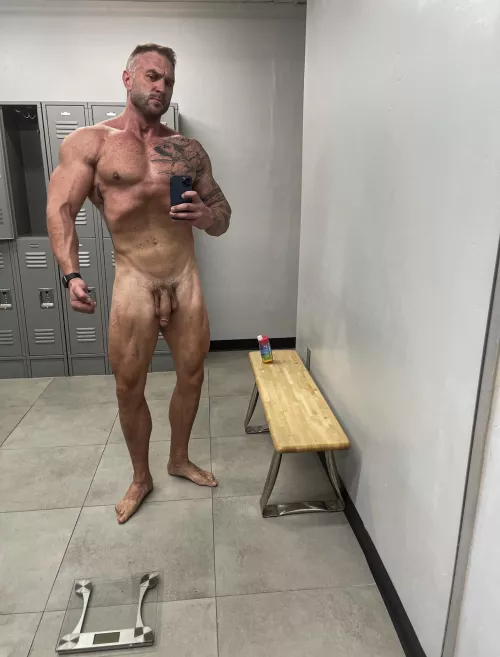 who’s going to join me in the locker room post workout?
