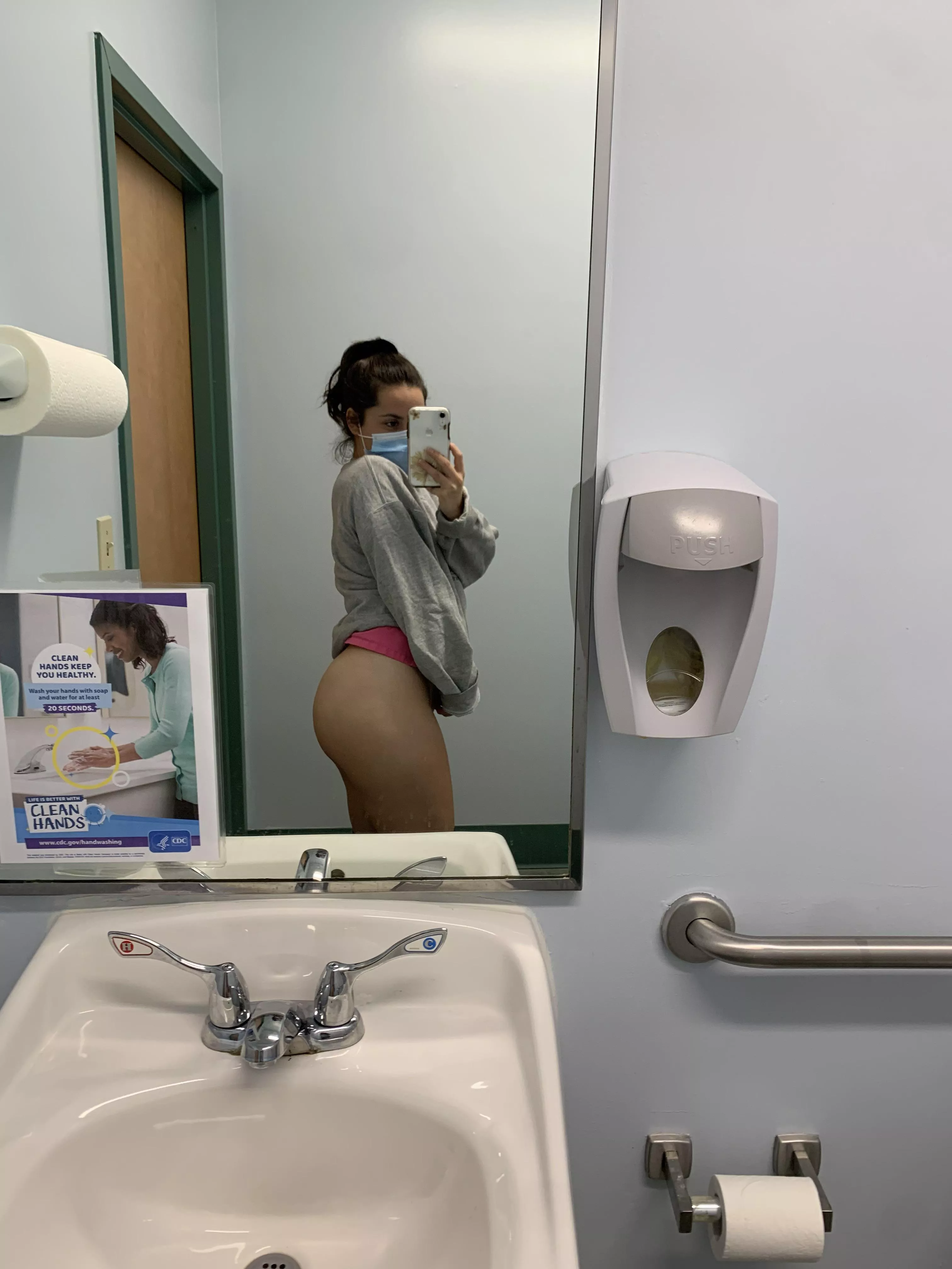 who’s gonna come fuck me on my break?