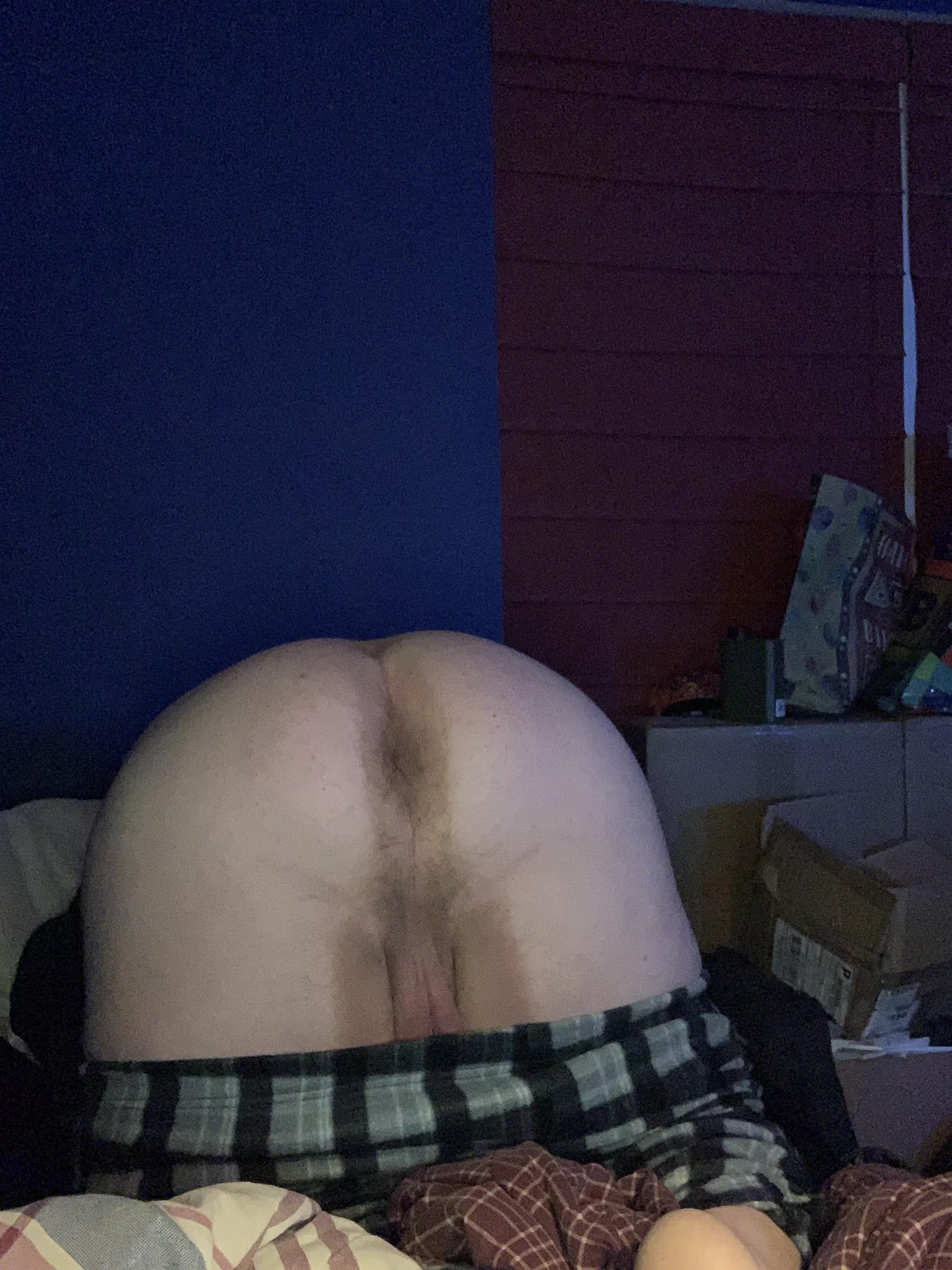 Who’s gonna cum use my virgin hole?
