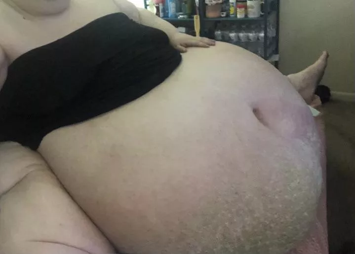 who’s gonna make me hundreds of pounds fatter? 🥵🐷🐷 oink oink!