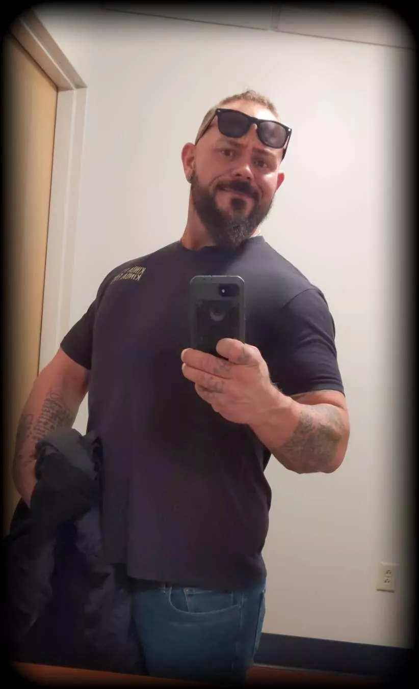 Who's ready for the weekend ? Who's ready to get into some fun 😜 Who's ready for the weekend ? Who's ready to get into some fun 😜