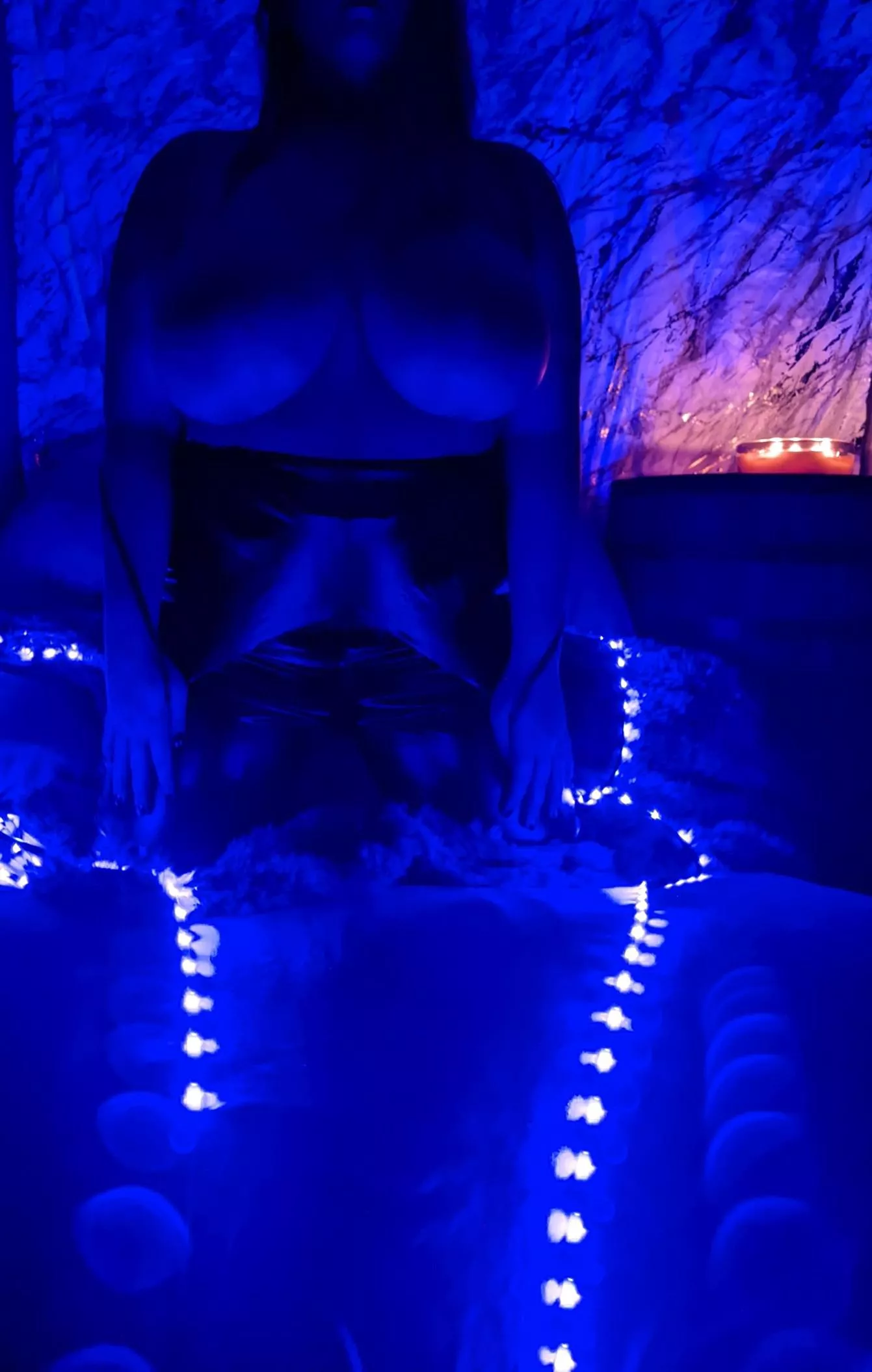 Who's ready to cum on my titties 😘