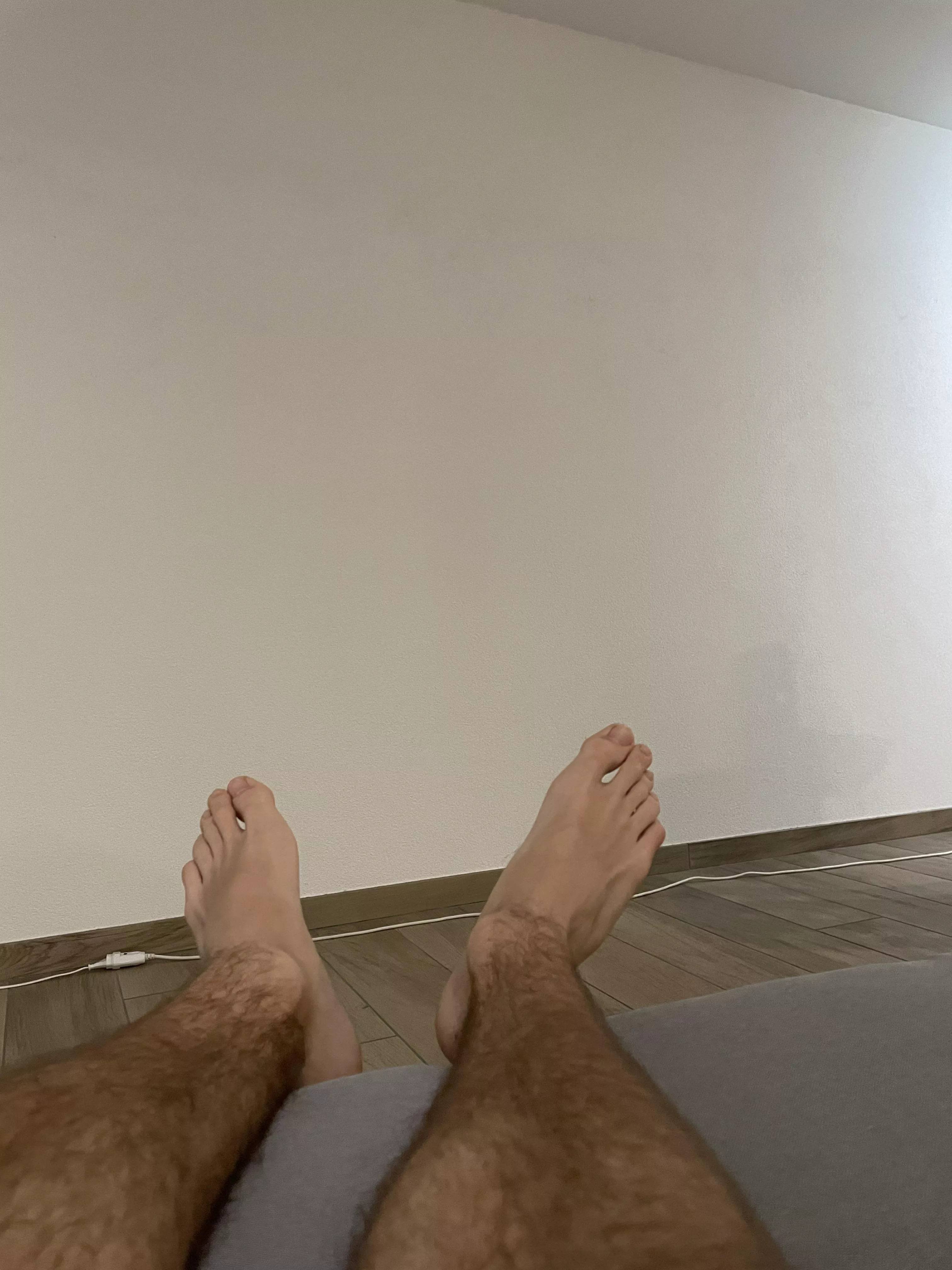 Who’s ready to worship my feet?