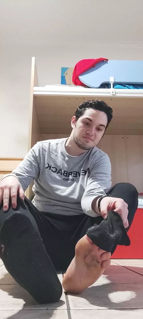 Who's that kind to help me? I walked all the day 🥺🥺