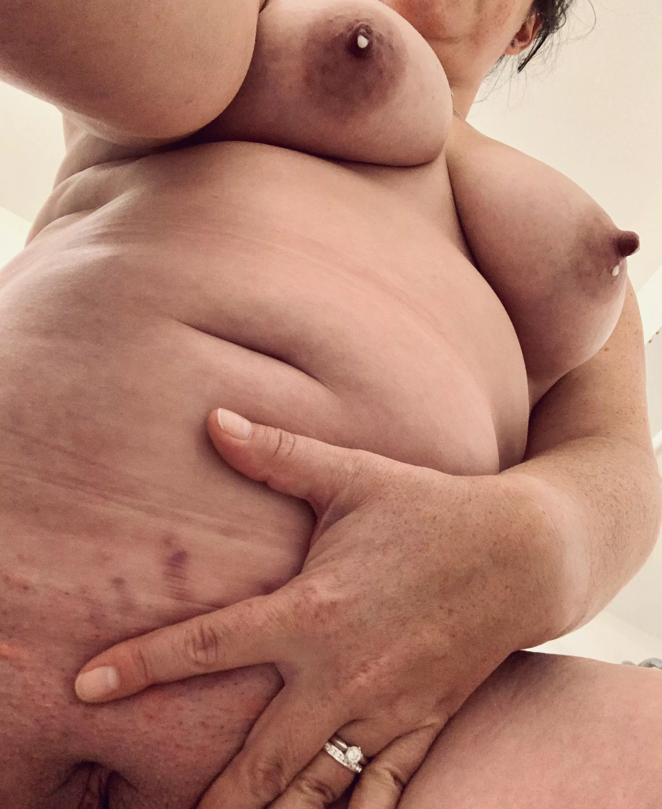 Who’s thirsty this morning? 😋💦