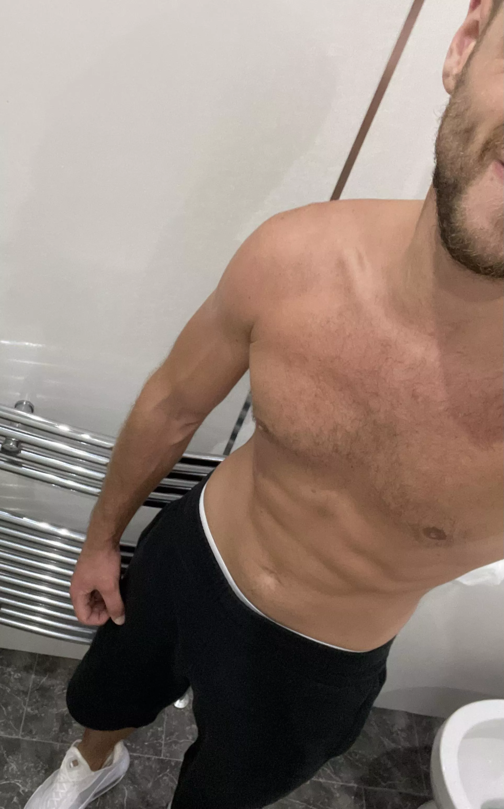 Who’s wants to have fun😜 follow my socials if your interested 😈