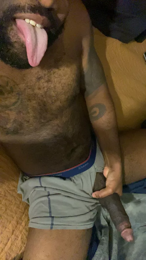Whose gonna cream and suck on this big juicy cock?😋🍆