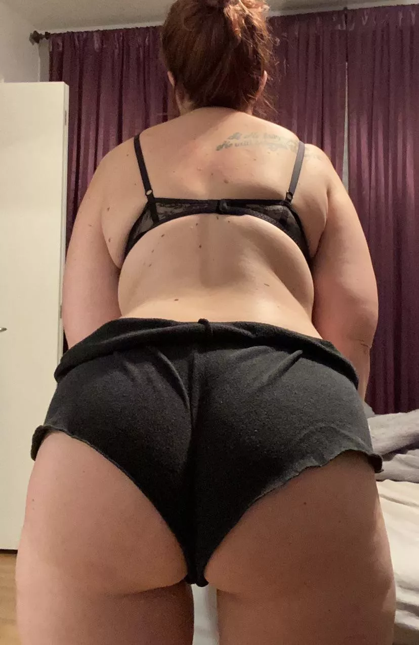 Whose up for a late night snack? Whose up for a late night snack?