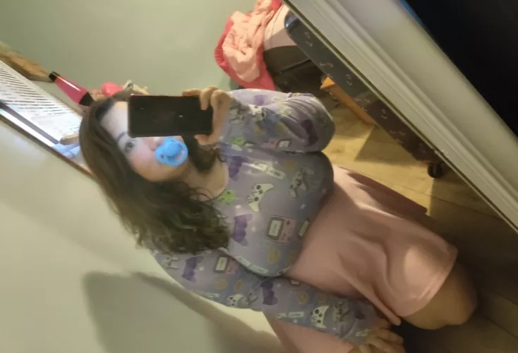 why can't I just find someone for me 🥺😭