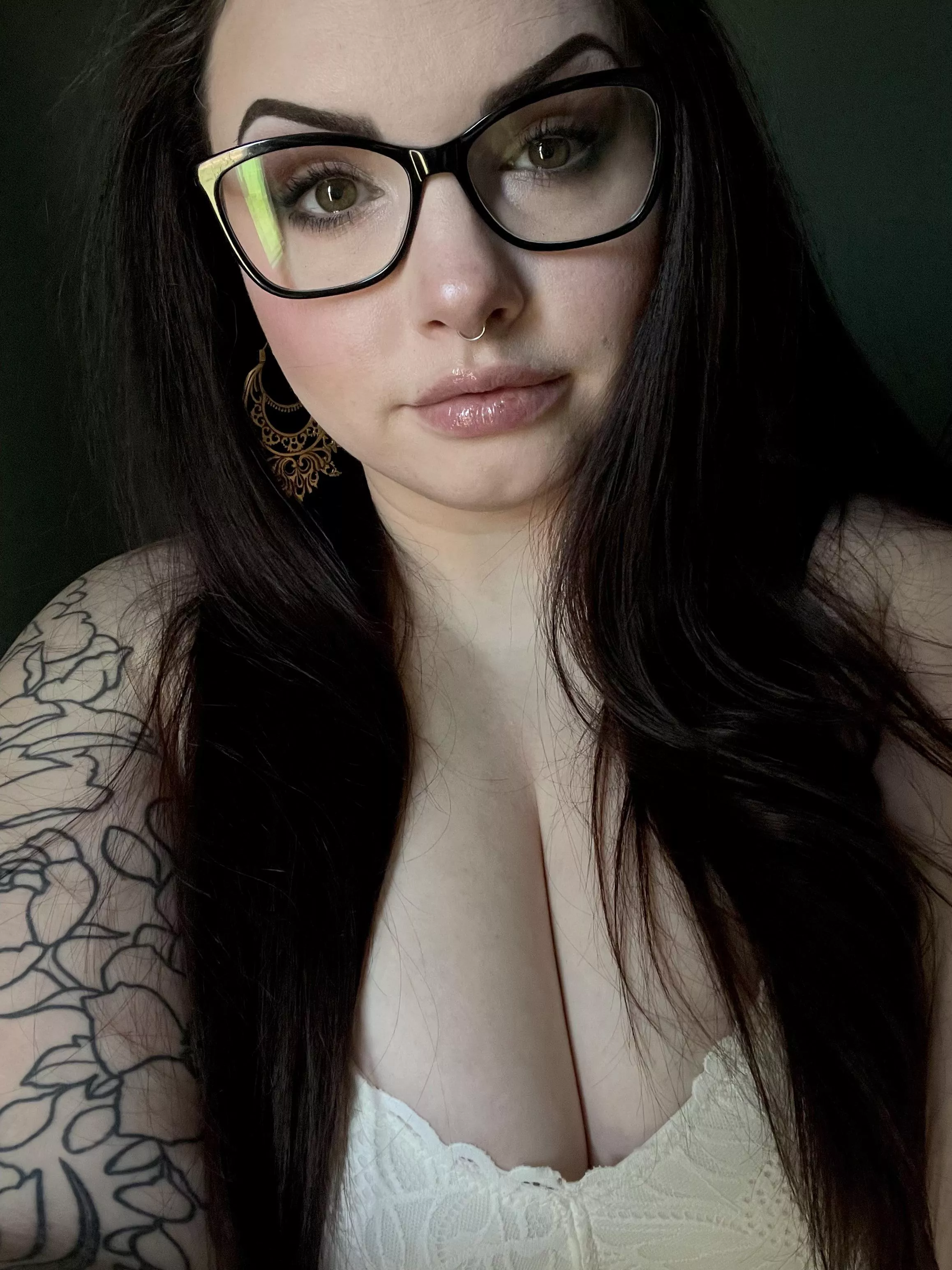 Why did Karen press Ctrl+Shift+Delete? Because she wanted to see the task manager.