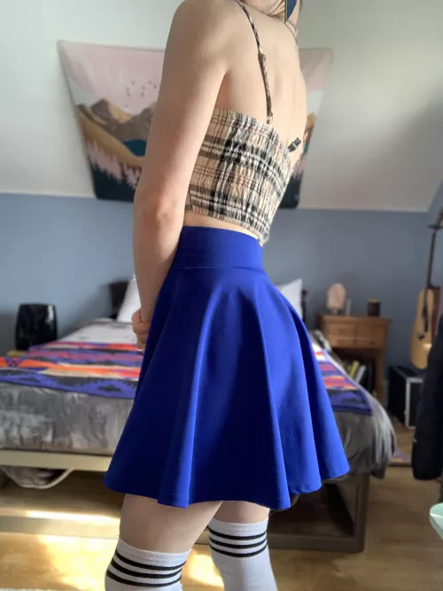 WHY DO THESE PICTURES DO BETTER THAN FACE PICS