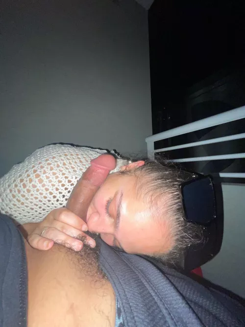 Why not give the neighbors a show 🤷🏼♀️😍