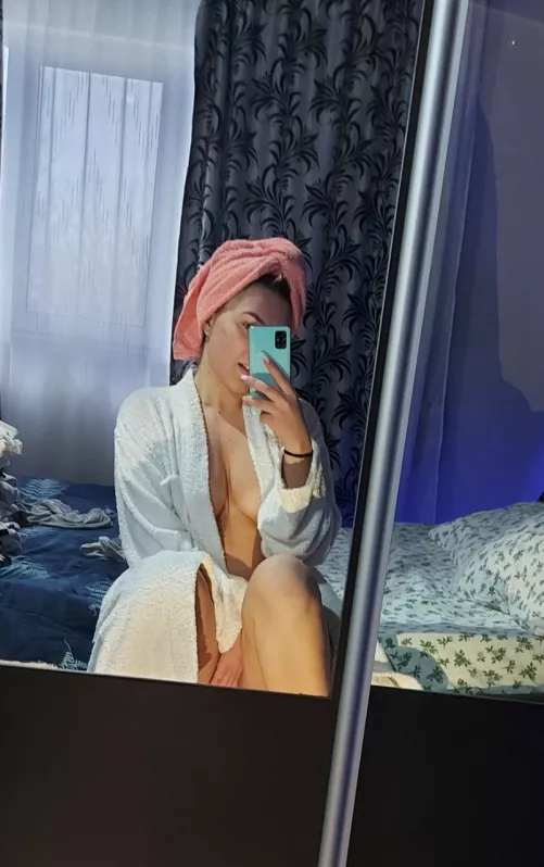 Why was I showering alone? I want a showerbuddy 🤪