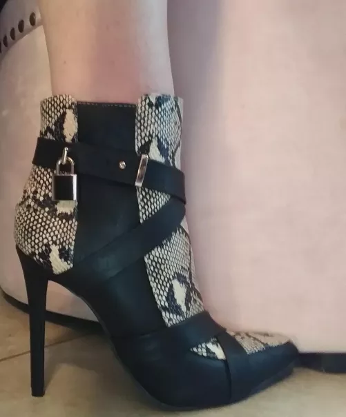 Why, yes, that is a padlock