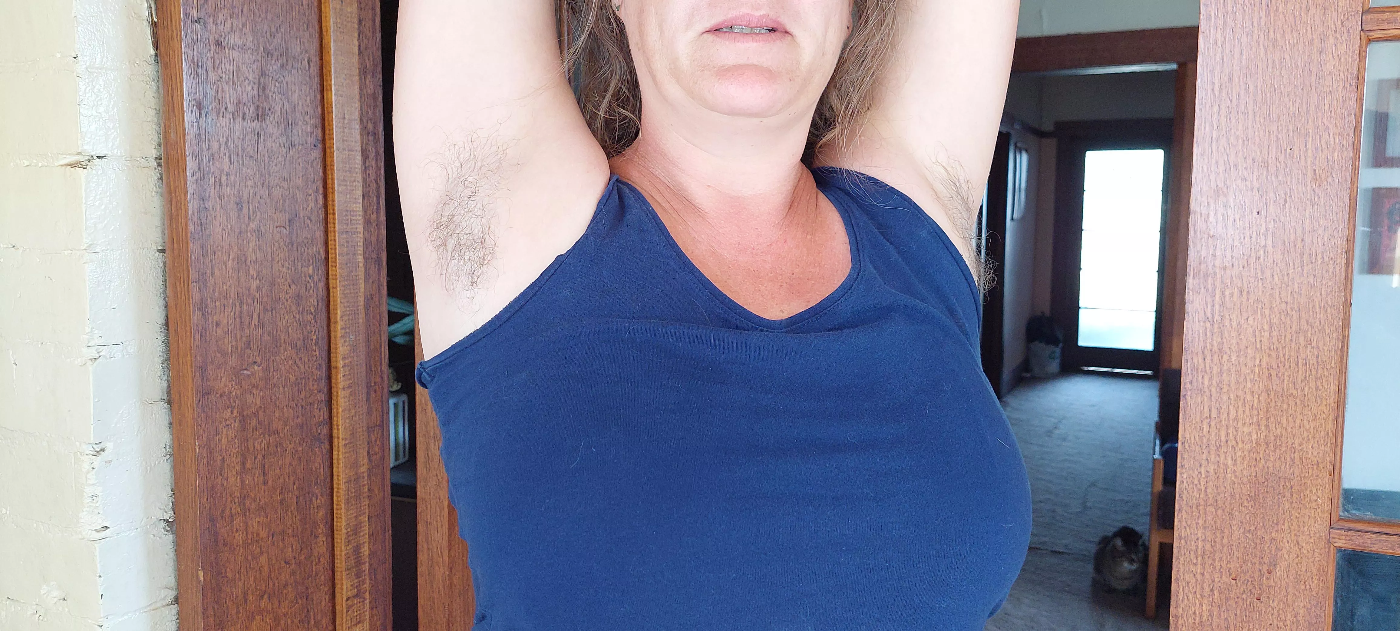 Wife loves holding her arms up! Lucky us!