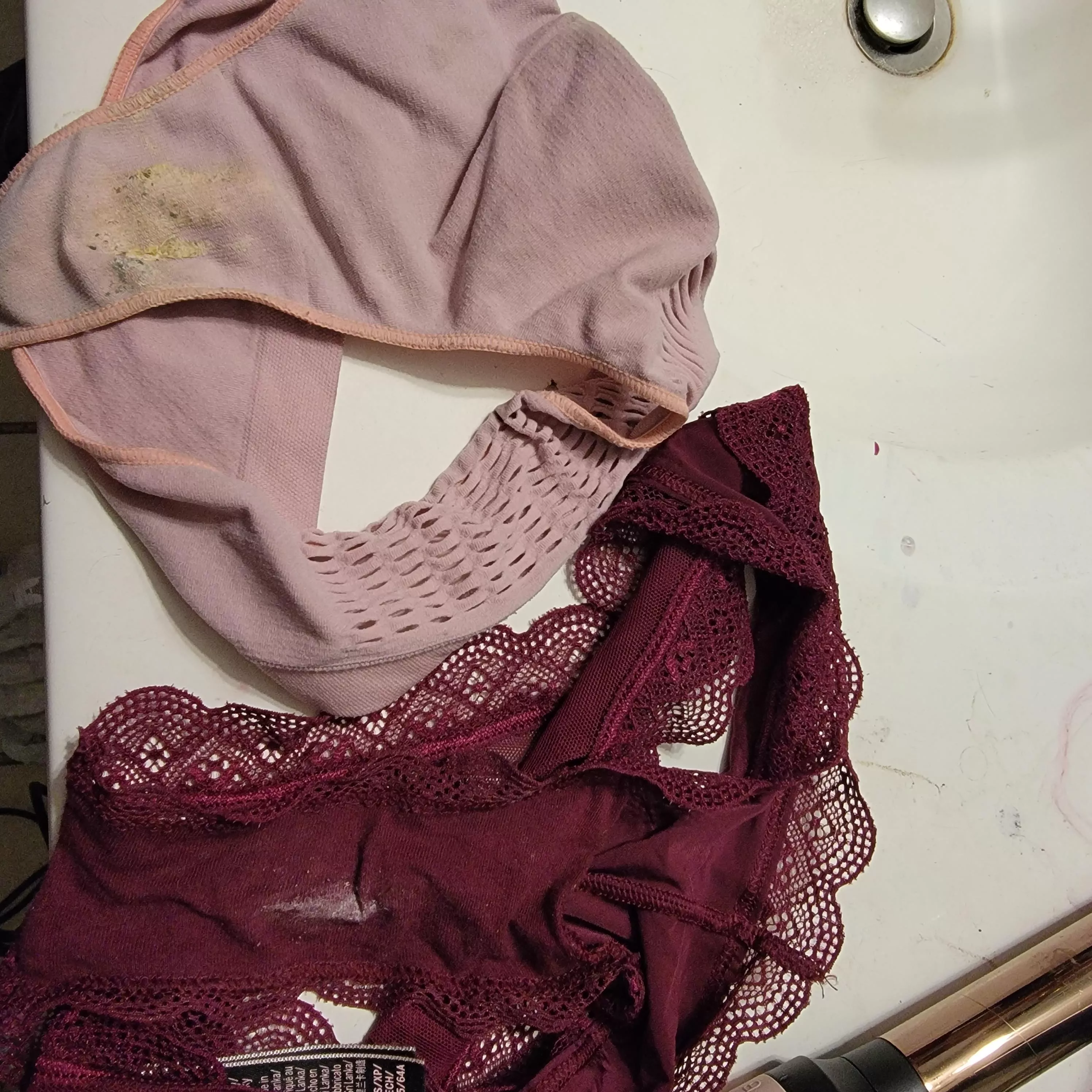 Wifes on the right, sils on the left..