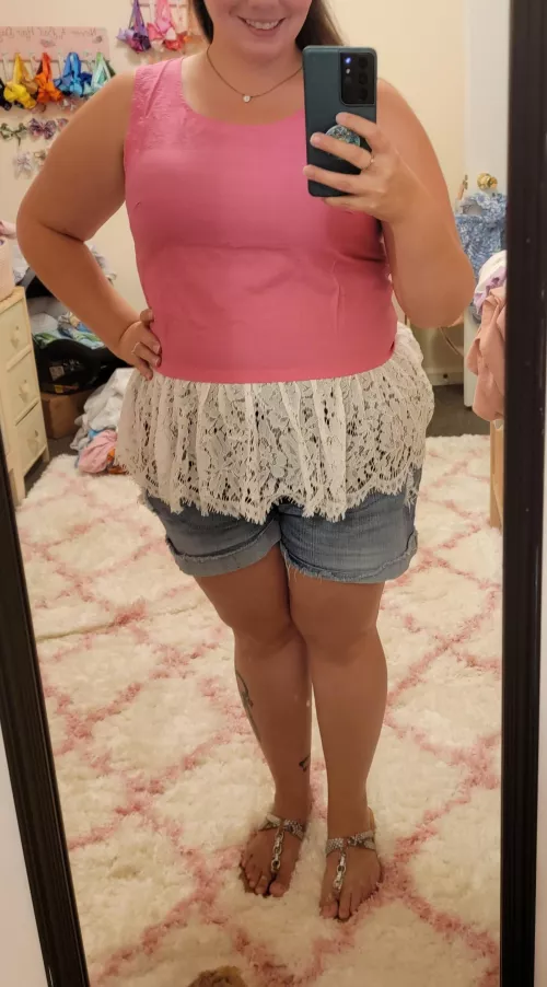 Wifey is a little self-conscious. Who want sto help rebuild her confidence?