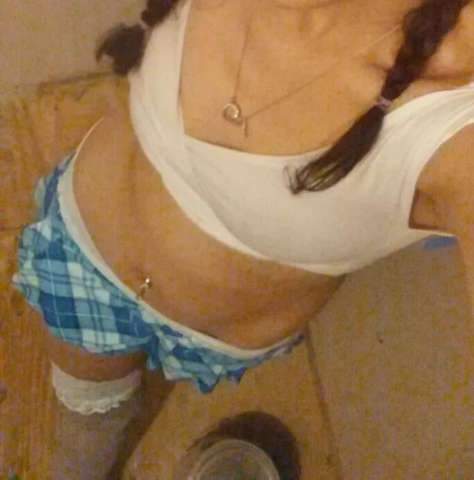 Will you let your husband abuse me so you can clean up the mess I bet he will enjoy ny pussy more