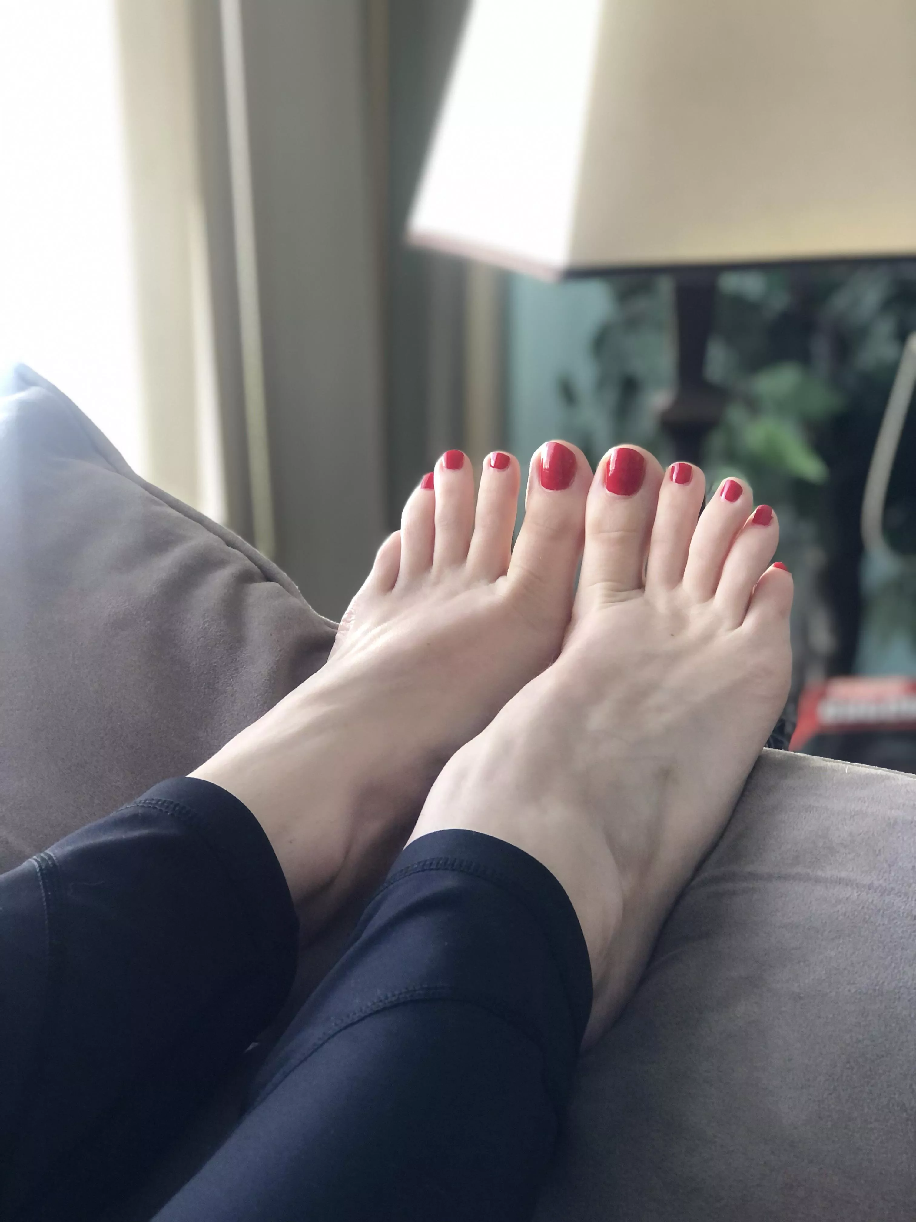 Will you play with my feet while I watch a movie?🙏🏻🥺