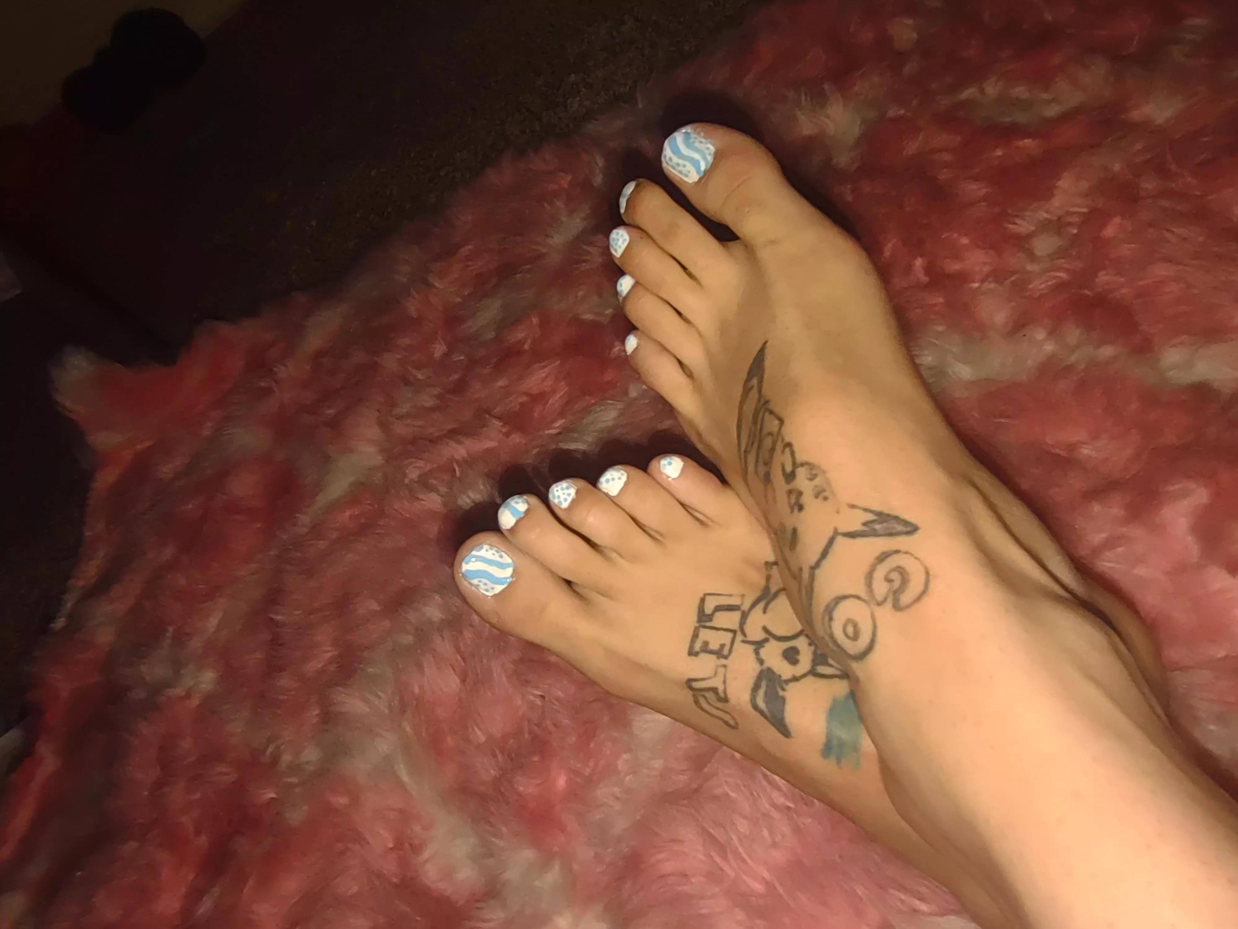 Will you pwease suck on Kitty's toes🥰🥰🥰
