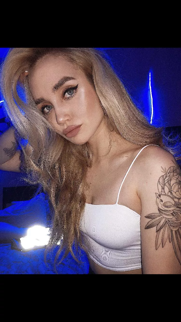 will you really just scroll on? I am a very sweet and hot girl 🔥🍓 will you really just scroll on? I am a very sweet and hot girl 🔥🍓