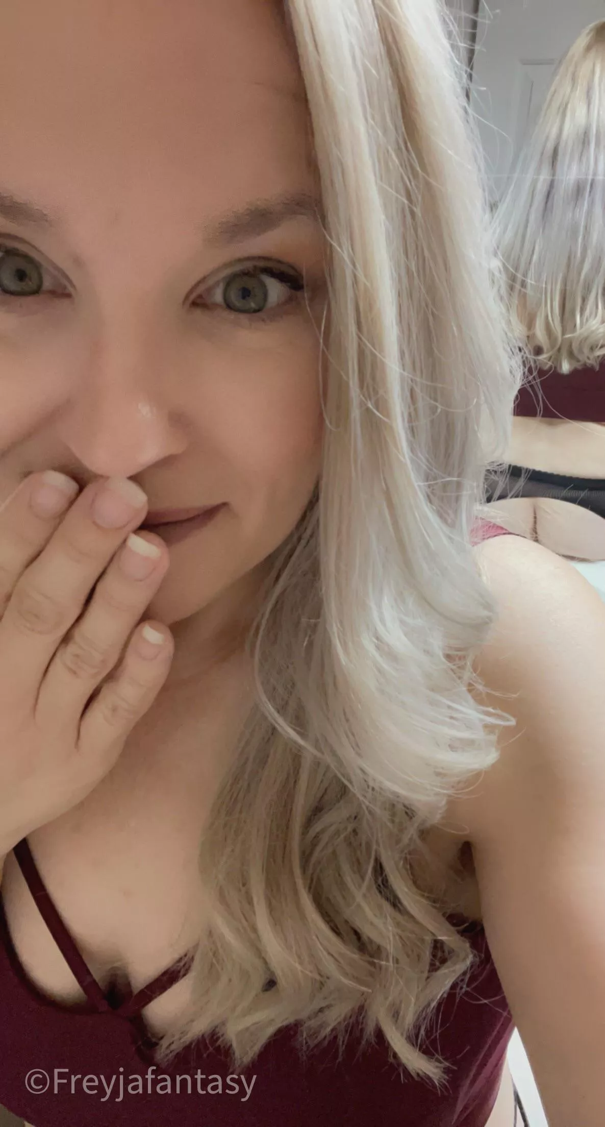 Wink if you love milfs 😉