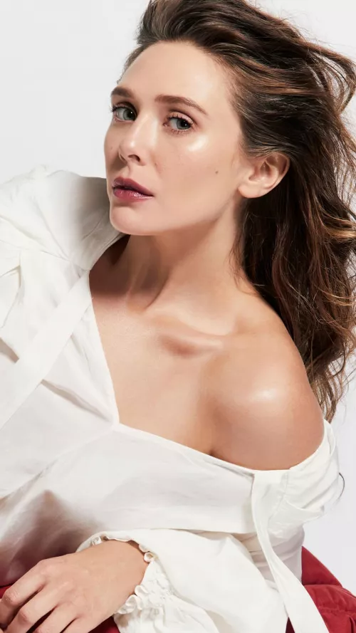 Wish Elizabeth Olsen would dom me like this