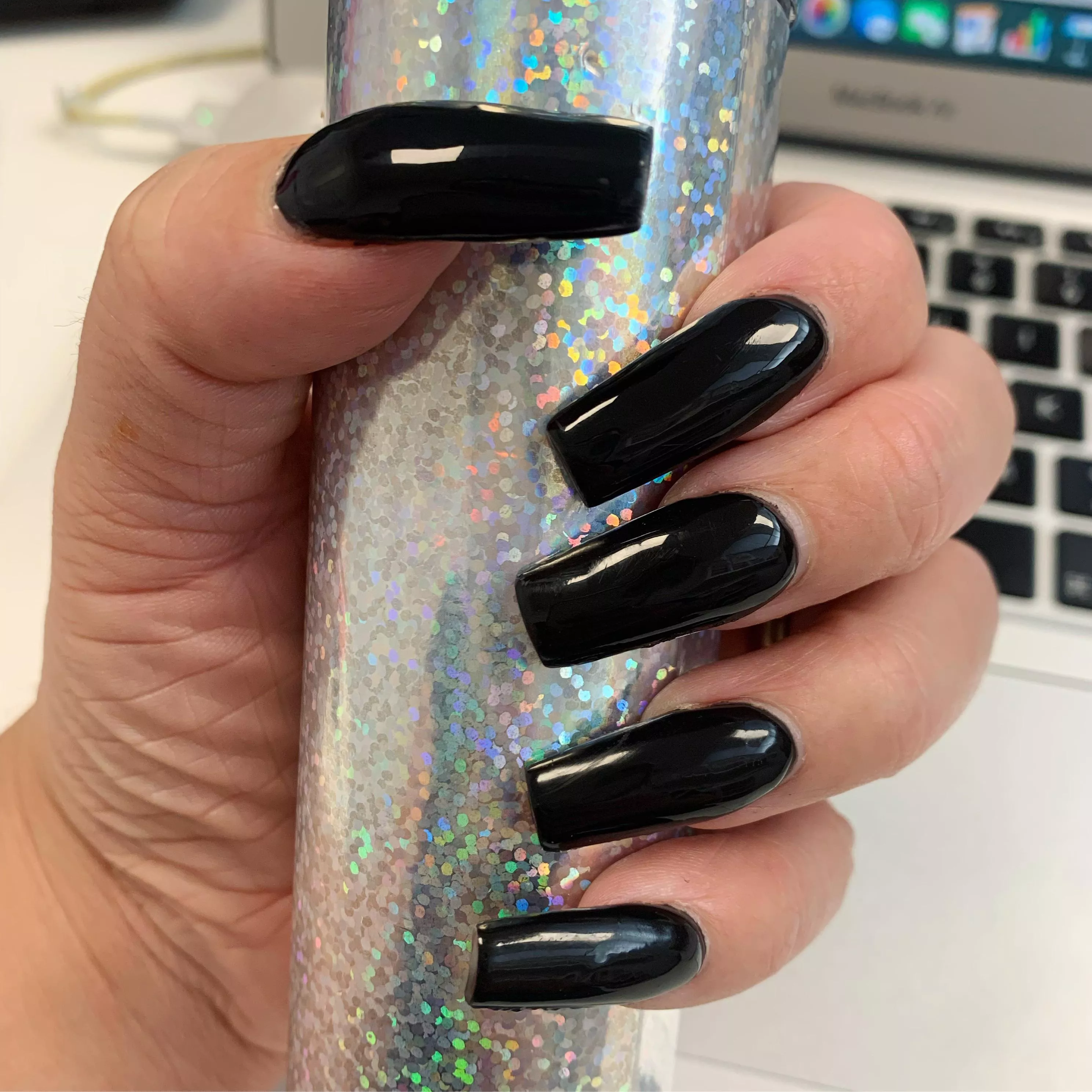 Wish I was holding something elseβ¦ π
πΌππ¦ Wish I was holding something elseβ¦ π
πΌππ¦