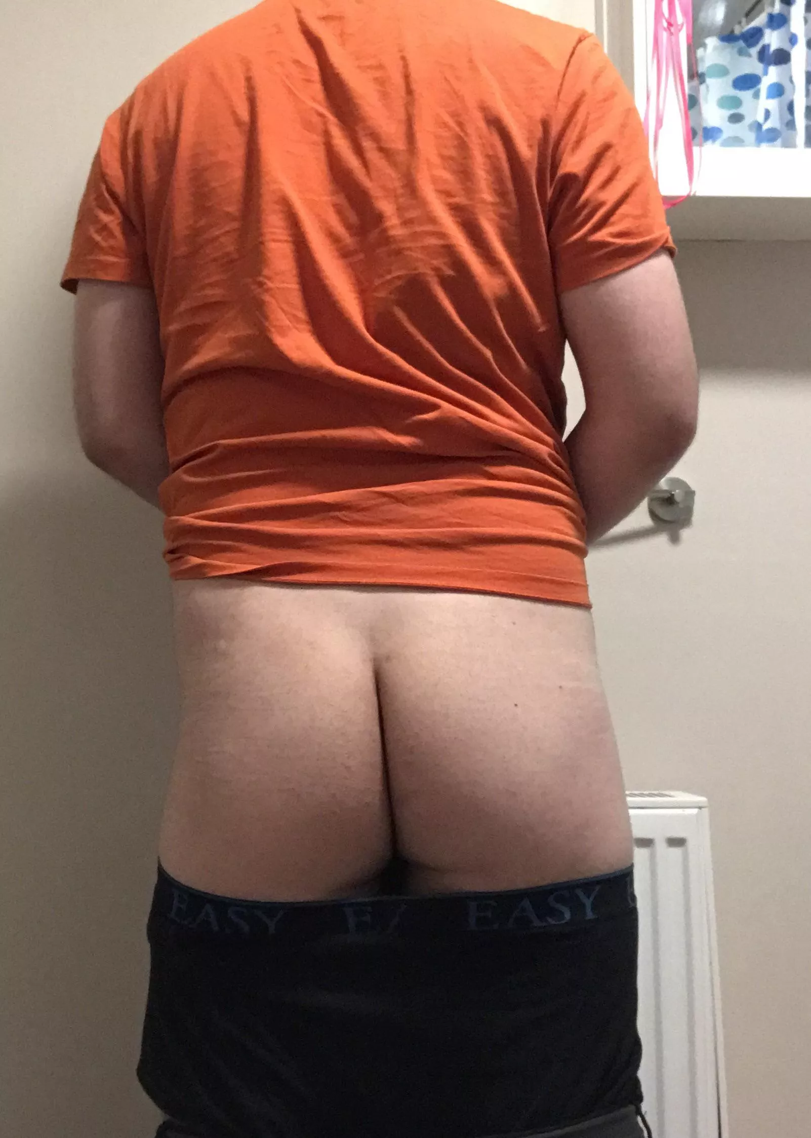 Wish my butt was a bit more plump, but hopefully this fits in here 🍑🙂 (29 Bi)